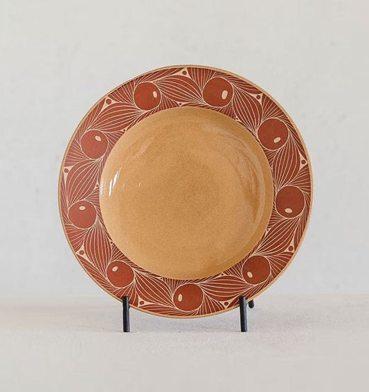 Crimson Berry Carve – Rustic Stoneware Fruit Plate