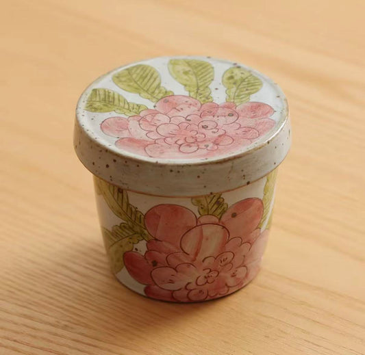 Blush Peony Lid Mug – Artisan Makeup Clay Handheld Cup